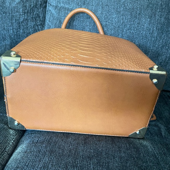 Spacious tote. EUC. - Picture 8 of 8